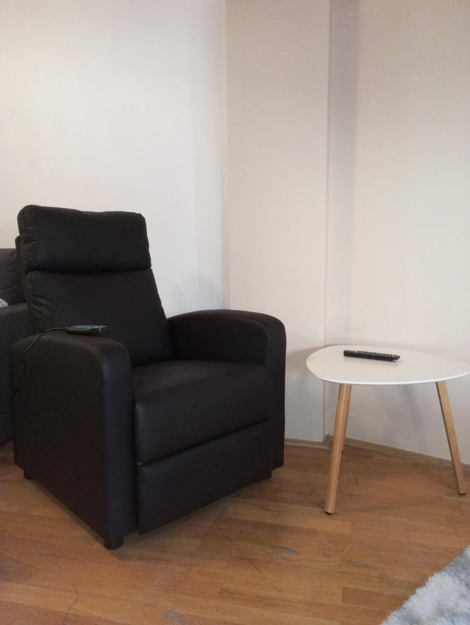 Zen Apartman Budakalasz Bagian luar foto
