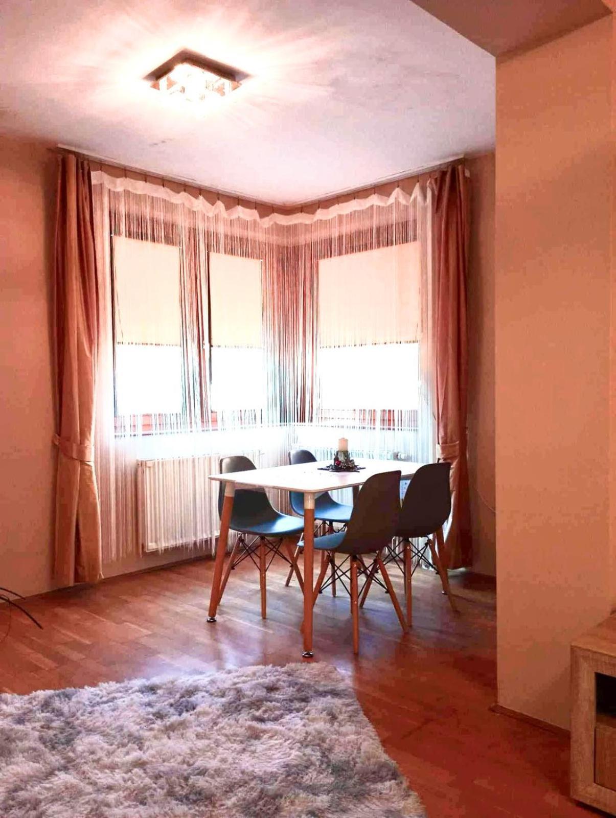 Zen Apartman Budakalasz Bagian luar foto