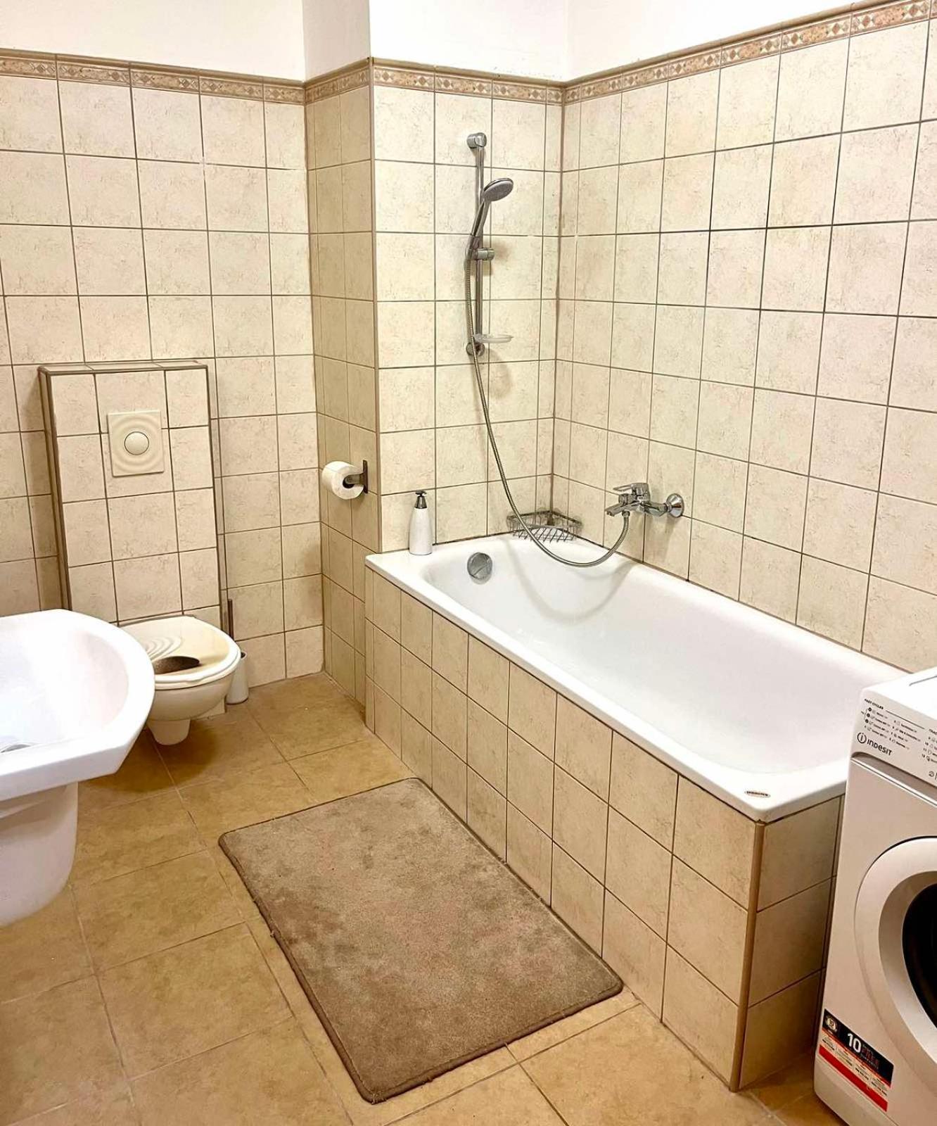 Zen Apartman Budakalasz Bagian luar foto